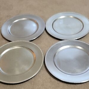 FREE W ANY PURCHASE!Elegant Silver Dinner Plates Set